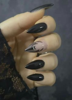 Vampire Nails Acrylic, Vampire Nails, Bat Nails, Black And White Nails, Witchy Nails, Halloween Acrylic Nails