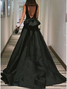 A-Line Evening Gown Elegant Dress Formal Court Train Black Dress Sleeveless Jewel Neck Satin with Bow(s) Pleats Black A-line Wedding Gown, Black Satin Dress For Banquet, Black Sleeveless Gown For Banquet, Sleeveless Gown For Banquet, Sleeveless Black Gown For Prom Season, Black Sleeveless Gown For Prom Season, Sleeveless Black Gown For Prom, Black Sleeveless Gown For Prom, Sleeveless Evening Dress With Pleated Back For Prom