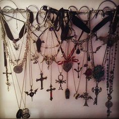 Trad Goth Accessories, Trad Goth Jewelry, Trad Goth Aesthetic, Gothic Necklaces, Goth Inspiration, Goth Vibes, Goth Accessories, Aesthetic Goth, Goth Jewelry