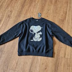 Peanuts Sweatshirt Size L Nwt Snoopy Design Very Cute! Also Glows In The Dark Snoopy Sweaters, Snoopy Merch, Peanuts Sweatshirt, Snoopy Design, Charlie Brown Cartoon, Snoopy Sweatshirt, Snoopy Sweater, Christmas Merch, New York Sweatshirt