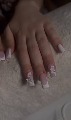 White Nail Inspo Acrylic Coffin, White French Tip Nails Hello Kitty, Acrylic Nails Bow Charm, Winter Rhinestone Nails, Short Pretty Acrylic Nails Popular, Latina Nail Inspo Medium, Nail Inspo Short French Tip, Cute Square Acrylic Nails Medium, Birthday Nail Set Ideas December