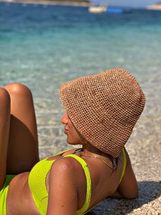 The summer hat is knitted with raffia yarn. does not sweat. The diameter of the top of the hat is 16 cm. If you want an additional size, please specify as a message. Raffia Hats, Bob Crochet, Raffia Hat, Unique Hats, Summer Hat, Knitted Hat, Bucket Hats, Summer Hats, Straw Hat