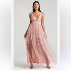 New With Tags Size Small Summer Prom Mesh Maxi Dress, Maxi Tulle Skirt Dresses For Prom Season, Maxi Length Tulle Skirt Prom Dress, Prom Season Maxi Tulle Dress, Spring Flowy Tulle Maxi Dress, Summer Prom Maxi Dress With Tulle Skirt, Flowy Tulle Maxi Dress For Spring, Spring Tulle Maxi Dress, Flowy Tulle Summer Dress