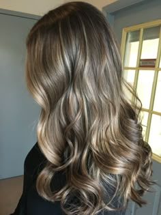 10 Major Winter Hair Colors, Light Brown Hair Styles, Light Brown Hair Shades, Brunette Tones, Light Brown Hair Color, Winter Hair Colors