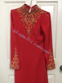 Beads Clothes, Muslim Wedding Dress, Bead Embroidery Tutorial, Hand Embroidery Tutorial, Embroidery Neck Designs, Kurta Designs Women, Boutique Dress Designs, Embroidery Designs Fashion, Fancy Dress Design