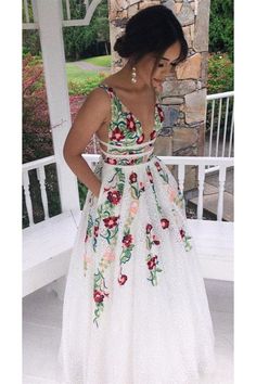 Sukienki Maksi, Wedding Dress Black, Princess Prom Dresses, Lace Prom Dresses, Prom Dresses Long Lace, Floral Prom Dresses, Prom Dresses With Pockets, V Neck Prom Dresses, Chique Outfits