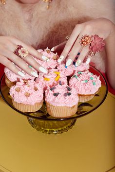 Estilo Kitsch, Jewelry Editorial, Jessie J, Editorial Shoot, Valley Of The Dolls, Beauty Shoot, Nails Manicure, Food Fashion, Heart Nails