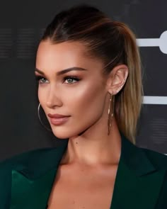 Bella Hadid Makeup, Formal Makeup, Glam Makeup Look, Gigi Bella, Penteado Cabelo Curto, Wedding Hair And Makeup, Gorgeous Makeup, Glam Makeup, Beautiful Makeup