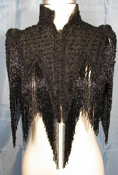 Gothic Cape For Fantasy Events, Luxury Black Costume Cape, Luxury Costume Capelet, Black Party Capelet, Alt Wedding Dress, Luxury Black Gothic Cape