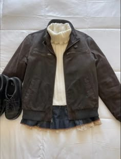 90s Grunge, Brown Leather Jacket, Brown Jacket, Winter Fits, Really Cute Outfits, Mode Vintage