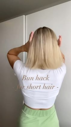 Daily Hair Tutorials 💇‍♀️ | Bun hack for short hair 😍💕 (By @everydayscrunchie )💝 Here you get amazing hair style ideas and learn simple beautiful hair styles 💓 . .... | Instagram Bun Hack For Short Hair, Bun Hack, Mother Of The Groom Hairstyles, Hair Contouring, Hair Bun Tutorial