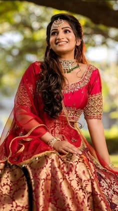 Lehenga Patterns, Nakshathra Nagesh, South Indian Wedding Hairstyles, One Gram Gold Jewellery, Hair Style On Saree, Lehenga Saree Design, Bridal Sarees South Indian, Lehnga Dress, Indian Wedding Hairstyles