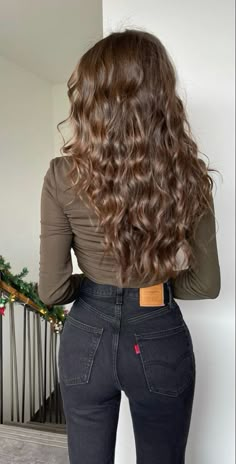 Long Curly Hair, Long Curly, Brunette Hair, Aesthetic Hair, Gorgeous Hair, Hair Day, Hair Skin, Pretty Hairstyles, Wavy Hair