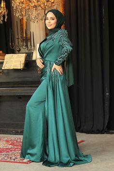 Samra Emerald Green Dress with Rimstones Elegant Floor-length Green Gown, Glamorous Gown For Eid Party, Elegant Maxi Dress For Eid, Elegant Formal Maxi Dress For Eid, Festive Green Evening Dress For Banquet, Maxi Length Abaya For Eid Banquet, Eid Banquet Abaya In Maxi Length, Elegant Eid Party Maxi Dress, Elegant Maxi Dress For Eid Party