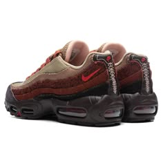 Tomboy Fits, Nike Airmax 95, Cold Fits, Kicks Shoes, Shoe Wishlist, Funky Shoes, Unisex Clothes, Air Max Women, Aesthetic Shoes