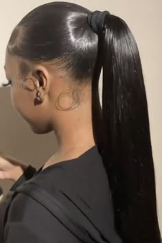 Sleek Ponytail Hairstyles Classy, Slick Back Ponytail Weave, Middle Part Slick Back, Fake Ponytail, Hairstyles Classy, Ponytail Weave, Slick Back Ponytail, Buns Hairstyles, Back Ponytail