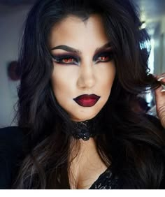 Vampire Makeup Tutorial, Vampire Makeup Looks, Vampire Eyes, Vampire Look, Halloween Eye Makeup