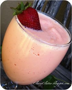 Orange Berry Smoothie! Quinoa Smoothie Recipes, Smoothie Shops, Jamba Juice Smoothies, Simple Smoothies, Vanilla Frozen Yogurt, Veggie Smoothies, Orange Sherbert, Smoothie Shop, Vanilla Smoothie