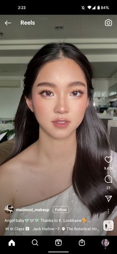 Idol Glow Makeup, Korean Bridesmaid Hairstyle, Asian Doe Eye, Prom Makeup Asian Eyes, Grad Makeup Asian, Soft Glam Make Up Asian, Korean Glam Makeup Look, Asian Graduation Makeup