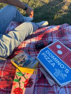 Lego roses 
Lego miniature new york 
Dominos pizza Dream Dates, Cute Date Ideas, Picnic Date, Summer Plans, Romantic Dates, Cute Relationship Goals, Cute Couples Goals