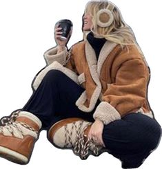 Mammoth Aesthetic, Jackson Hole Winter, Snow Vibes, Winter Holiday Outfits, Apre Ski, Snow Pics, Wool Jackets Women, Comfy Outfits Winter, Outfit Boots