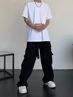 DETAILSMaterial: CottonClosure Type: Zipper FlyMid waistBroadcloth fabric Buggy Pants Outfits Men, Basic Outfits Men, Streetwear Cargo Pants, Cargo Pants Style, Basic Streetwear, Overalls Men, Style Cargo, Safari Style, Simple Tees