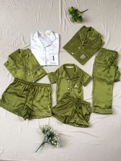 Christmas matching pajama set ( shirt and short set or shirt and pant set)at one place!! These are also available in matching boy girl pajamas, mother pajamas, cute pajamas, pajamas for father, matching family pajamas. Most convenient for the holidays and get away Christmas family party. WOMENS Sizes: US S,M,L,XL,2XL,3XL,4XL MALE Sizes: US S,M,L,XL,2XL,3XL,4XL KIDS Sizes: 0-3 Mon, 3-6 Mon, 6-12 Mon, 0T, 1T,2T,3T,4T,5T,6T,7T,8T,9T,10T,11T,12T If you want them to be full long pajama pants , please convert these shirt short set to pants set from the following link  https://etsy.me/3OEqVyy For full catalogue check this video  https://youtu.be/vzfg646TScg Green Satin Pajamas Video Youtube Link :-  https://bit.ly/3aMmCT4 Dusty Green Satin Pajamas Video Youtube Link :-  https://bit.ly/3aMmCT4 Red Satin Pajamas Family Photoshoot, Satin Christmas Pajamas Family, Christmas Matching Pajamas Families, Matching Family Pajamas Christmas, Matching Christmas Pajamas Family Photos, Silk Christmas Pajamas, Green Satin Pajamas, Green Christmas Pajamas, Grinch Christmas Pajamas