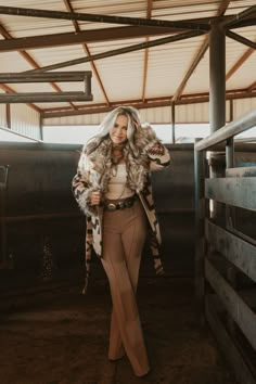 The Ranchers Wife Trousers in Taupe – Western Vogue Boutique Nfr Las Vegas Outfits, Western Suits Women, Nfr Fashion 2024, Cowboy Christmas Outfit, Drip Photoshoot, Fancy Cowgirl Outfits, 80s Western Fashion, Elegant Western Outfits, Winter Nashville Outfits