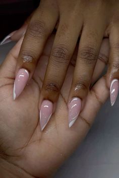 Miami Nail Designs, Stilleto Short Nail Designs, Classy Birthday Nails Almond, Natural Stilletos Nails, Short Stilleto Nails Acrylics, Birthday Almond Nails Designs, Short Stiletto Nail Designs, June Nails Ideas 2024 Almond, Short Stellos Nails Design