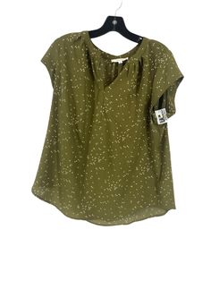 Brand: FUN 2 FUN Style: TOP SLEEVELESS Color: GREEN Size: XL SKU: 186-186278-20225 CONDITION: GENTLY USED Green V-neck Casual Top, Green Relaxed Fit V-neck Blouse, Casual Green V-neck Top, Summer Olive Tops With Relaxed Fit, Summer Olive Relaxed Fit Tops, Olive Relaxed Fit Summer Tops, Casual Green V-neck Blouse, Green Short Sleeve Top For Work, Olive Short Sleeve Top For Summer