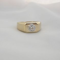 Gold Signet Ring 14k Solid Gold Diamond Gemstone Ring Special Design Band Daily Use Minimalist Dainty Ring Christmas Birthday Gift For Her ▶ 𝙋𝙍𝙊𝘿𝙐𝘾𝙏 𝙁𝙀𝘼𝙏𝙐𝙍𝙀𝙎 * 14k Solid Gold Ring * Salitaire Total Carat: 0.10 ct * Round Stones Total Carat: 0.10ct * Total Carat: 0.20 ct * Diamond Quality: G Colour VS Clarity * Top Size Width : 8.53 mm ( 0.33 in) * Top Size Length : 10.18 mm ( 0.40 in) * Mini Round Stone and Solitaire Total Size : 5.75 x 5.75 mm ( 0.22 in) ▶▶ İNFORMATİON If you cho Minimalist Diamond Rings, Gold Signet Ring, Christmas Birthday Gifts, Birthday Gift For Her, Jewelry Business, Dainty Ring, Special Design, Birthday Gifts For Her, Signet Ring