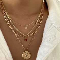 Necklace Stacking Gold Ideas, Summer Gold Jewelry Aesthetic, Stackable Gold Necklaces, Layered Chunky Gold Necklaces, Gold Chain Layering, No Tarnish Jewelry, Gold Necklace Layered Aesthetic, Tarnish Free Gold Jewelry, Chunky Gold Necklace Stack