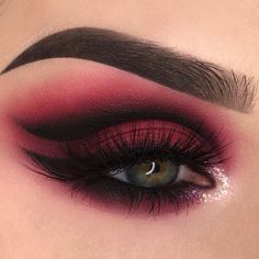 Burgundy Eye Makeup, Smokey Eye Makeup Tutorial, Smink Inspiration, Eye Eye, Eye Makeup Designs