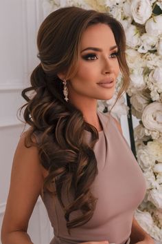 Classic Bridesmaid Hairstyles, Elegant Wedding Updos For Long Hair With Veil, Wedding Half Updo With Veil, Deep Side Part Wedding Hair, Long Hair Styles Bride, Elegant Down Hairstyles Classy, Bridal Hair Long Brunette, Wedding Hairstyles For Long Hair To The Side, Bridesmaid Hairstyles For Long Hair Brunette