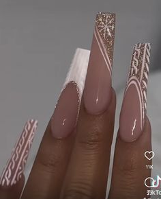 December Acrylic Nail Designs, New Years Sweater Nails, Nails In December, Winter Nail Ideas Stiletto, Trending Christmas Nails 2023, Brown Christmas Nails Acrylic, November Acrylics, Red Christmas Nails Acrylic Square, Christmas Nails Acrylic Coffin Long