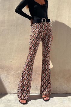 These High Waist Bell Bottoms Printed Pants are the perfect way to add a stylish statement to any outfit. They feature a sleek high waist fit and a unique print for a modern, fashion-forward look. Feel comfortable and stylish all in one.Material:Cotton+PolyesterSIZEUS/CANBUSTWAISTHIPSS2-433"-34"26"-27"36"-37"M6-835"-36"28"-29"38"-39"L10-1237"-39"30"-32"40"-42"XL12-1440"-42"33"-35"43"-45" Printed Pants, Modern Fashion, Unique Print, Bell Bottoms, All In One, Fashion Forward, High Waist, Sleek, High Waisted