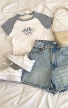 Cute Clothes And Accessories, Summer Outfit Inspo Collage, Summer Outfit Inspo Hot Weather, Easter Fits Aesthetic, Summer Astetics Outfits, Cute Outfits For Teen Girls For Summer, Outfits For Summer 2024, Summer Outfits Inspo 2024, Summer Outfits Korean Street Style