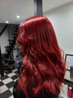 Y2k Red Hairstyles, Mixed Red Hair, Hair Color Ideas Fashion Colors, Different Color Red Hair, Dark Vibrant Red Hair, Pink And Red Hair Color, Hair Color Orange Red, Hot Pink Red Hair, Bright Dark Red Hair