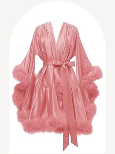 Offrez-vous le luxe avec notre robe en fourrure de plumes et en satin. Ce peignoir est confectionné avec de délicates plumes d'autruche pour une sensation somptueuse. Parfait pour se détendre ou ajouter une touche de glamour à toute occasion. Feather Dressing Gown, Fluffy Silk Robe, Dressing Gown Pink, Silk Robe With Feathers, Robe Women Aesthetic, Night Gown Robe, Dressing Gowns Robe, Night Wear Dress For Women, Pink Silk Robe Aesthetic