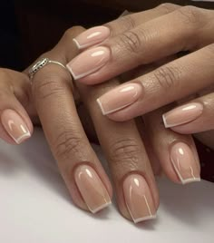 Natural Nail With White Tip, White Outline French Tip Nails, Simple Short Coffin Nails, White And Nude Nail Designs, White Outline Nails, Nails For Wedding Bridesmaid, French Natural Nails, Micro French Tip Nails, Nude French Tip Nails