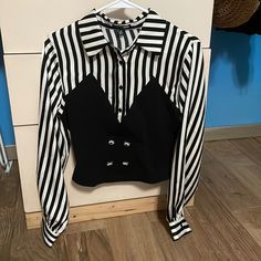 Black And White Retro Black Tops For Work, Retro Black Blouse For Fall, Chic Black And White Tops For Fall, Retro Black Button-up Blouse, Retro Black Shirt For Spring, Retro Black Shirt For Work, Retro Black Workwear Shirt, Black And White Top, White Tank Top Women