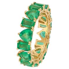 Ring Yellow Gold 18K Emerald 5.04 Cts/16 Pcs Size 54 With a heritage of ancient fine Swiss jewelry traditions, NATKINA is a Geneva-based jewelry brand that creates modern jewelry masterpieces suitable for everyday life. It is our honor to create fine jewelry, and it’s for that reason that we choose to only work with high-quality, enduring materials that can almost immediately turn into family heirlooms. From our selection of precious metals set with genuine precious stones, you can be assured th Bath And Body Works Perfume, Jewelry Brand, Rings For Her, Modern Jewelry, Yellow Gold Rings, Cocktail Rings, Jewelry Branding, Band Ring, Precious Metals