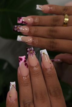 Vacay Beach Nails, Pink Tapered Square Nail Designs, Acrylic Nail Designs Preppy, Spunky Nail Designs, Cute Color Combos For Nails, Short And Classy Nails, Nail Flower Art Designs, Flower Nail Inspiration, Fun Short Acrylic Nails