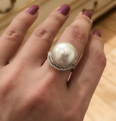 Australian sea pearl .. huge 17mm!! Dreamy Jewelry, Vintage Style Wedding Rings, Fine Pearl Jewelry, Indian Jewelry Earrings, Pearl Jewels, Pearl Rings, Mabe Pearl, Diamonds And Pearls, Earrings And Rings