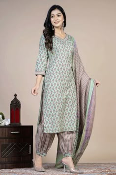 New Cotton Suit Designs, Chudidar Designs Cotton For Stitching, Pajama Design For Kurti, Cotton Material Dress Design, Cotton Suit Designs With Pants, Cotton Dress Designs Patterns, Cotton Salwar Suits Patterns, Kurta Pant Design, Pant Designs For Kurti