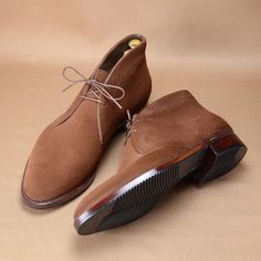 <p>Shoes+Detail</p> ++++++ ++++++++++++++++++++<p><strong>Upper:</strong>+High+Quality<span+style="color+:#539B00"<p>+Suede+Leather+<p> ++++++++++++++++++++++++++++++++++++++++++++++++++++++++++++++++++++++++<p><strong>Inner:</strong>+Soft+Leather+</p> ++++++++++++++++++++++++++++++++++++++++... Mens Suede Boots, Gents Shoes, Quality Leather Boots, Suede Chukka Boots, Leather Chukka Boots, Custom Design Shoes, Wingtip Shoes, Gentleman Shoes, Simple Shoes