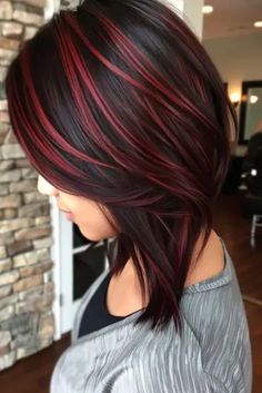 Burgundy Red Highlights On Dark Hair, Red Babylights On Dark Hair, Crimson Red Hair Color, Red Highlights Short Hair, Burgundy Hair Highlights, Dark Brown Hair With Red Highlights, Coloured Hair Ideas, Hear Color, Red Hair Streaks