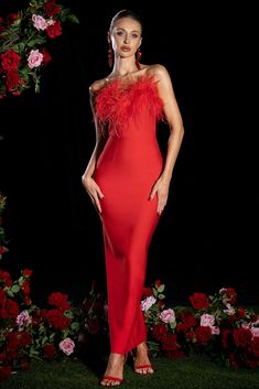 Feather Bandage Corset Maxi Dress combines the delicate allure of feathers with a form-fitting bandage style and a sophisticated maxi length, creating a unique and elegant ensemble perfect for formal events and upscale occasions. Handmade customization Fabric composition: 90% polyester fiber, 10% spandex Washing method: hand wash or dry clean Popular elements: feather Sleeveless Feathered Evening Dress For Gala, Chic Feather Trim Evening Dress For Night Out, Chic Evening Dress With Feather Trim For Night Out, Formal Sleeveless Evening Dress With Feathers, Fitted Sleeveless Evening Dress With Feathers, Party Maxi Dress With Feather Trim, Glamorous Formal Dresses With Feathers, Floor-length Feathered Evening Dress, Elegant Floor-length Evening Dress With Feathers