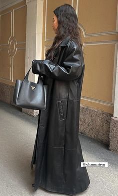 Style For Winter, Street Style Vintage, Black Leather Coat, Leather Clothes, Long Coats