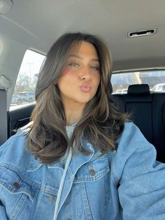 Haircuts For Highlighted Hair, Soft Long Bob Haircut, Long Facial Framing Layers, Hair Ideas For Asians, Medium Hairstyle Women Wavy Hair, Haircut Inspo Brunette, 2024 Haircuts For Women Medium Length, Cute Mid Length Haircuts, Haircut Thick Hair Medium